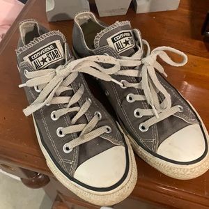 Converse Size 7 Women’s
